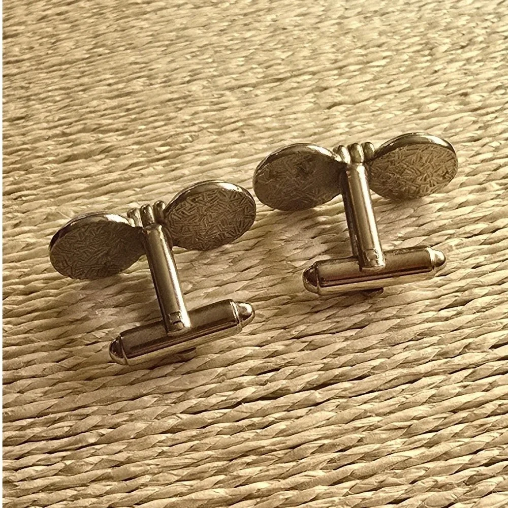 Vtg 70s cufflinks gold tone pearl business academia preppy old money accessorie